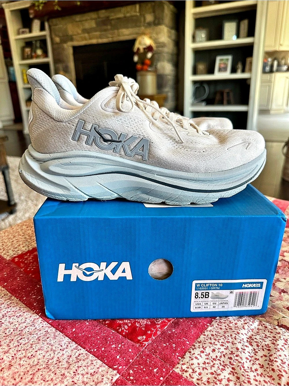 HOKA Clifton 10 Women's Athletic Shoes White & Gray US 8.5 B
